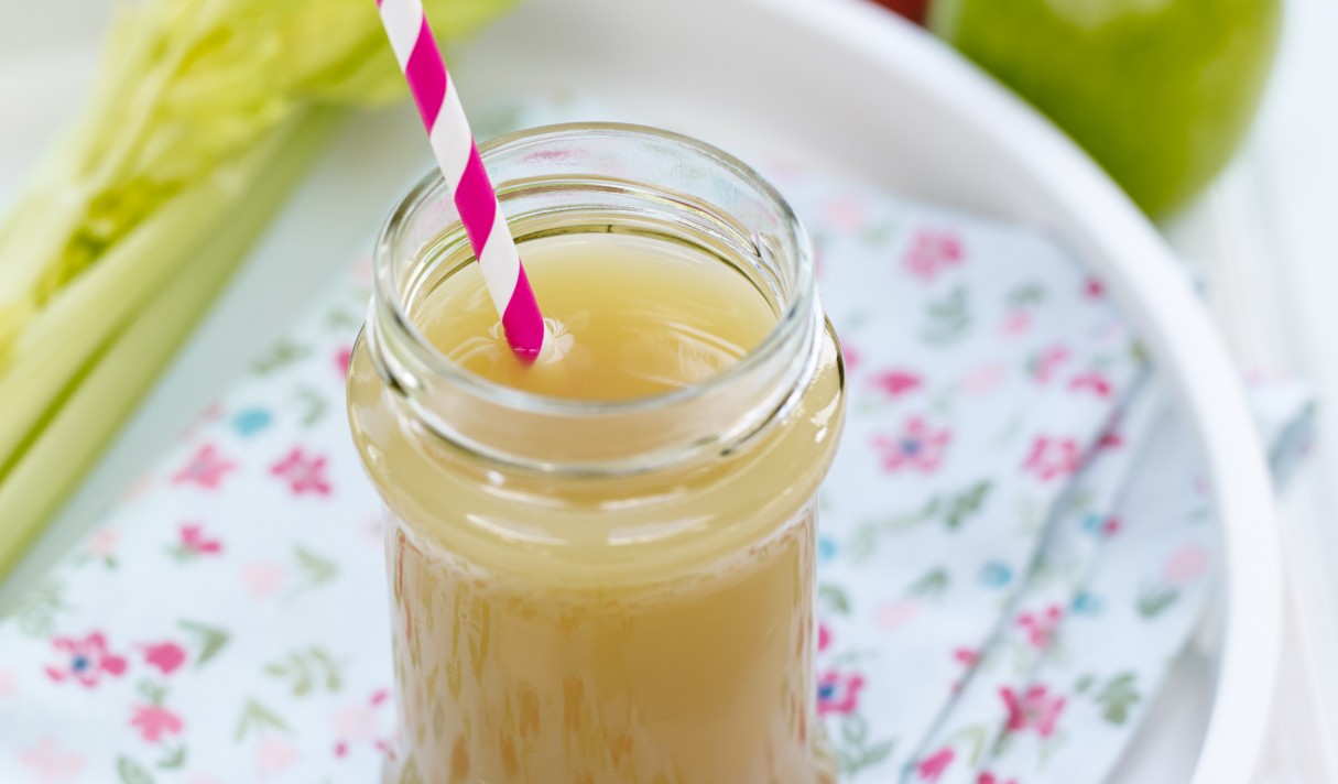 Celery-pear-and-ginger-juice