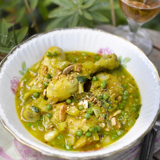 Saffron chicken with celery and almonds